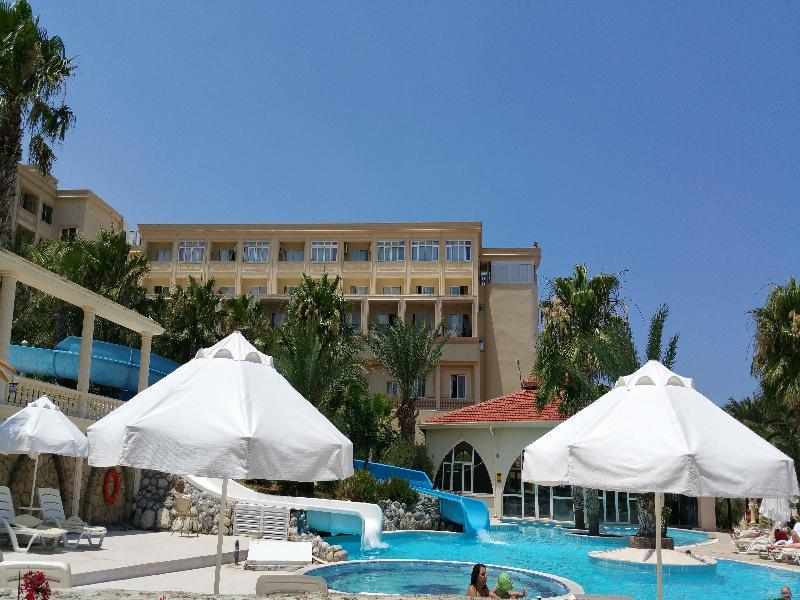 Oscar Resort Hotel Кирения Екстериор снимка