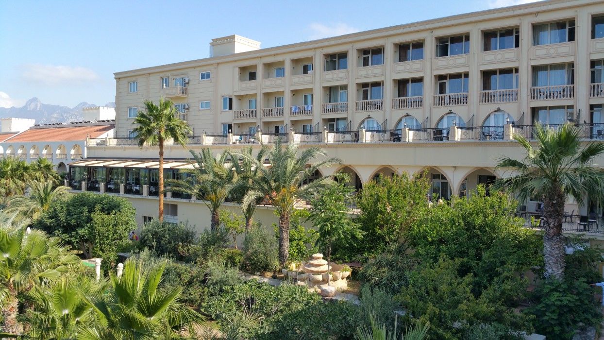 Oscar Resort Hotel Кирения Екстериор снимка
